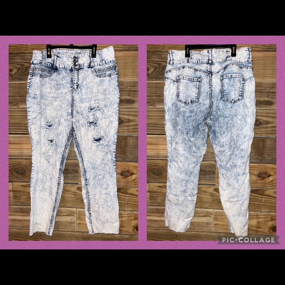 High Rise Sculpting Skinny Jeans.  Juniors 17.